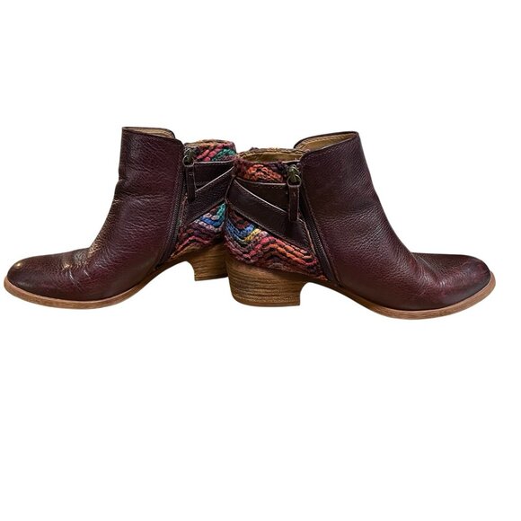 Comfortiva Ankle‎ Boots Creston Eggplant Red Leather Multi Sweater Knit Size 9M - Picture 3 of 9